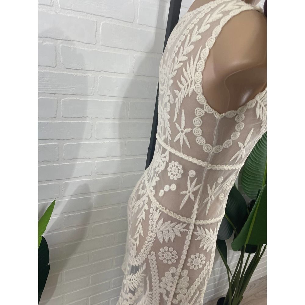 Express embroidered lace mini dress - Picture 5 of 8